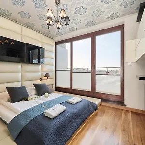 Luxurious Walonska With Underground Garage By Renters Apartament